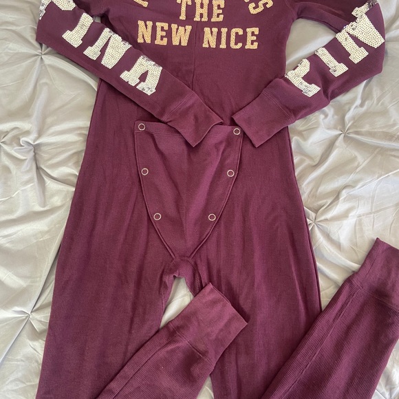 VS PINK BLING MAROON ONESIE - SMALL - Picture 3 of 7